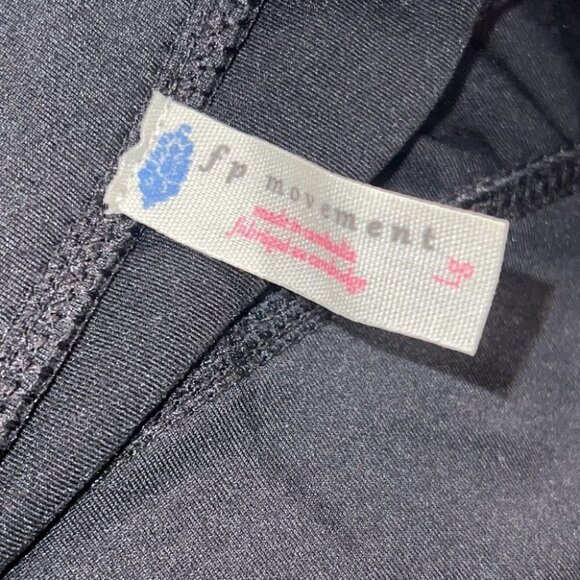 Free PEOPLE Movement Very Prairie High Rise Legging in Black size Large - Picture 9 of 16